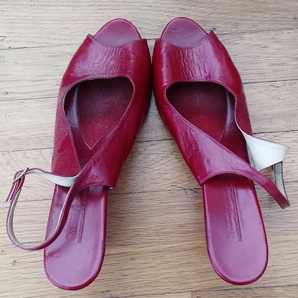 Red peep-toe slingback wedges by Twenty Two size 9 - Picture 1 of 2